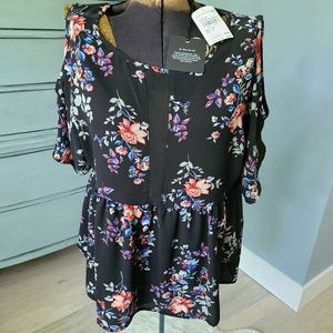 Bobeau cold shoulder floral top NWT size S